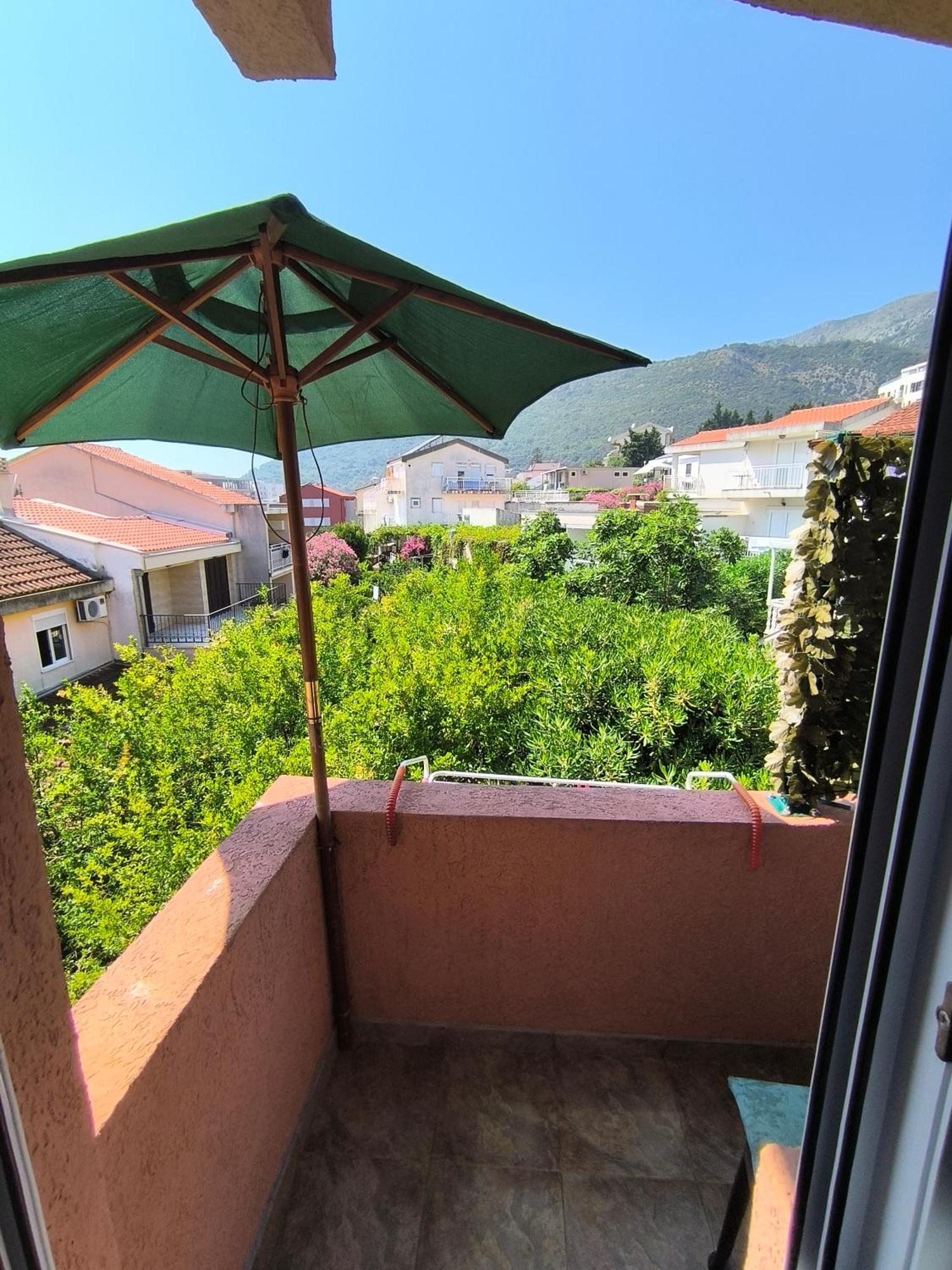 Guesthouse Lautasevic Petrovac Ngoại thất bức ảnh