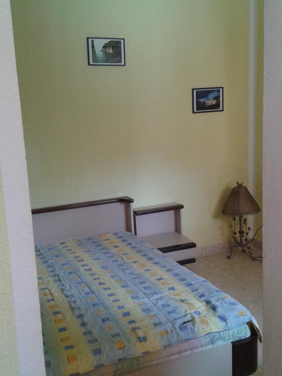Guesthouse Lautasevic Petrovac Ngoại thất bức ảnh