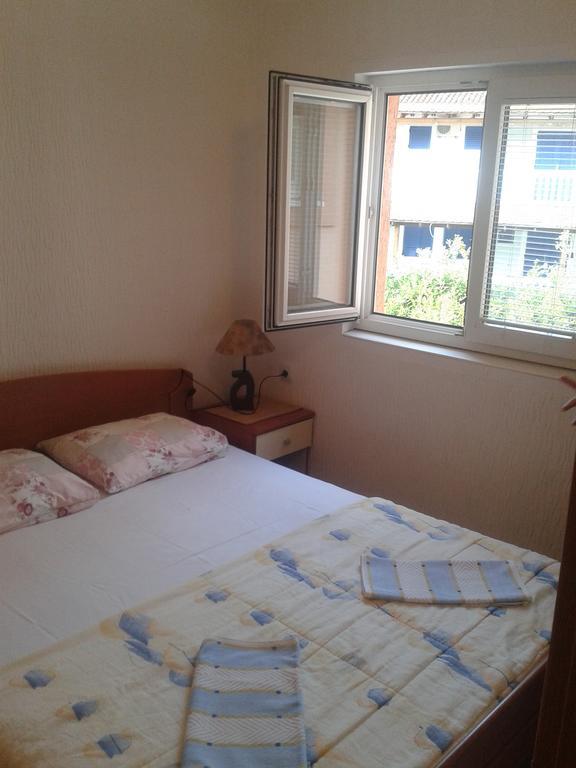 Guesthouse Lautasevic Petrovac Ngoại thất bức ảnh