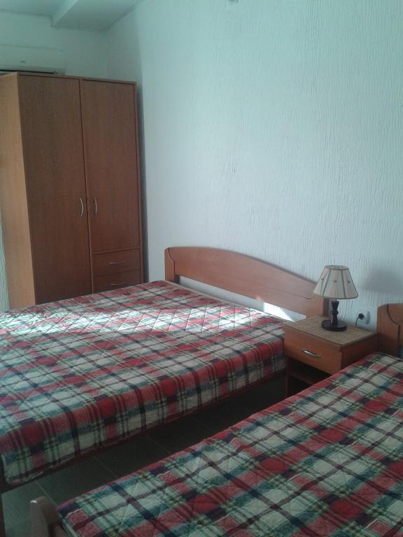 Guesthouse Lautasevic Petrovac Ngoại thất bức ảnh