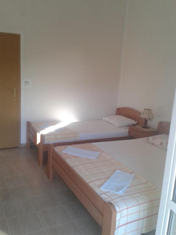 Guesthouse Lautasevic Petrovac Ngoại thất bức ảnh