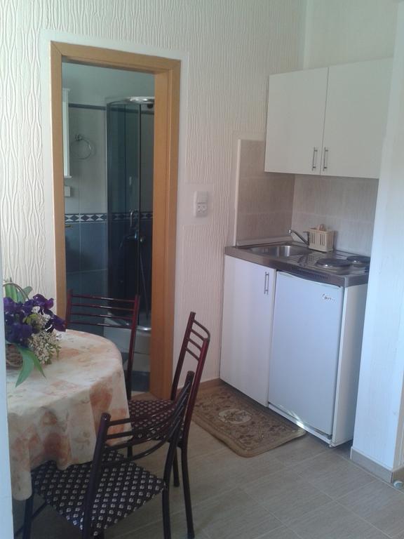 Guesthouse Lautasevic Petrovac Ngoại thất bức ảnh