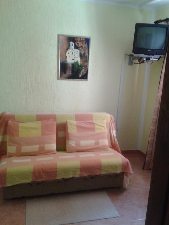 Guesthouse Lautasevic Petrovac Ngoại thất bức ảnh