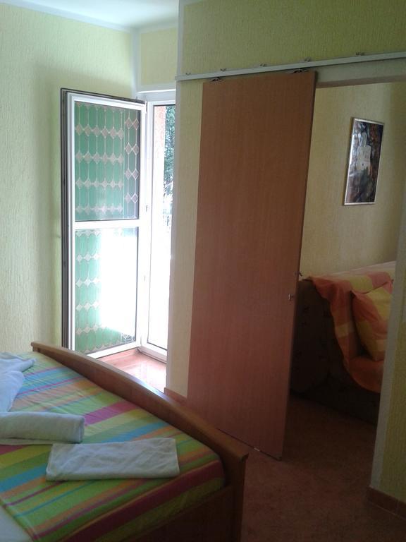 Guesthouse Lautasevic Petrovac Ngoại thất bức ảnh