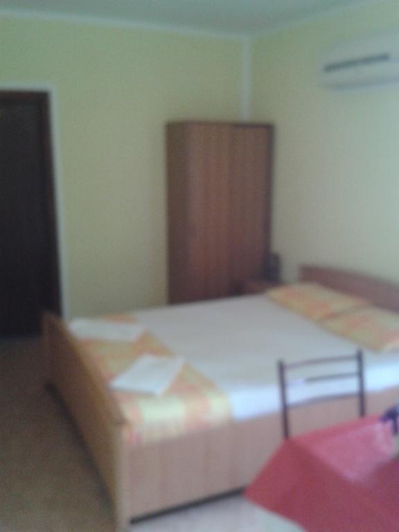 Guesthouse Lautasevic Petrovac Ngoại thất bức ảnh