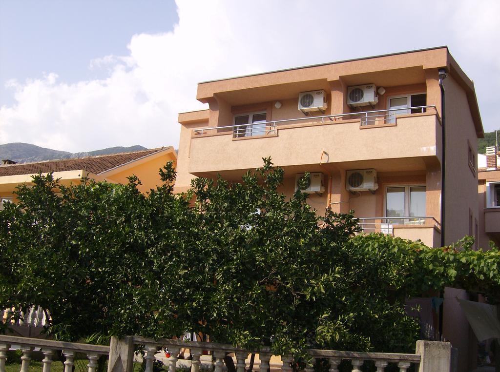 Guesthouse Lautasevic Petrovac Ngoại thất bức ảnh