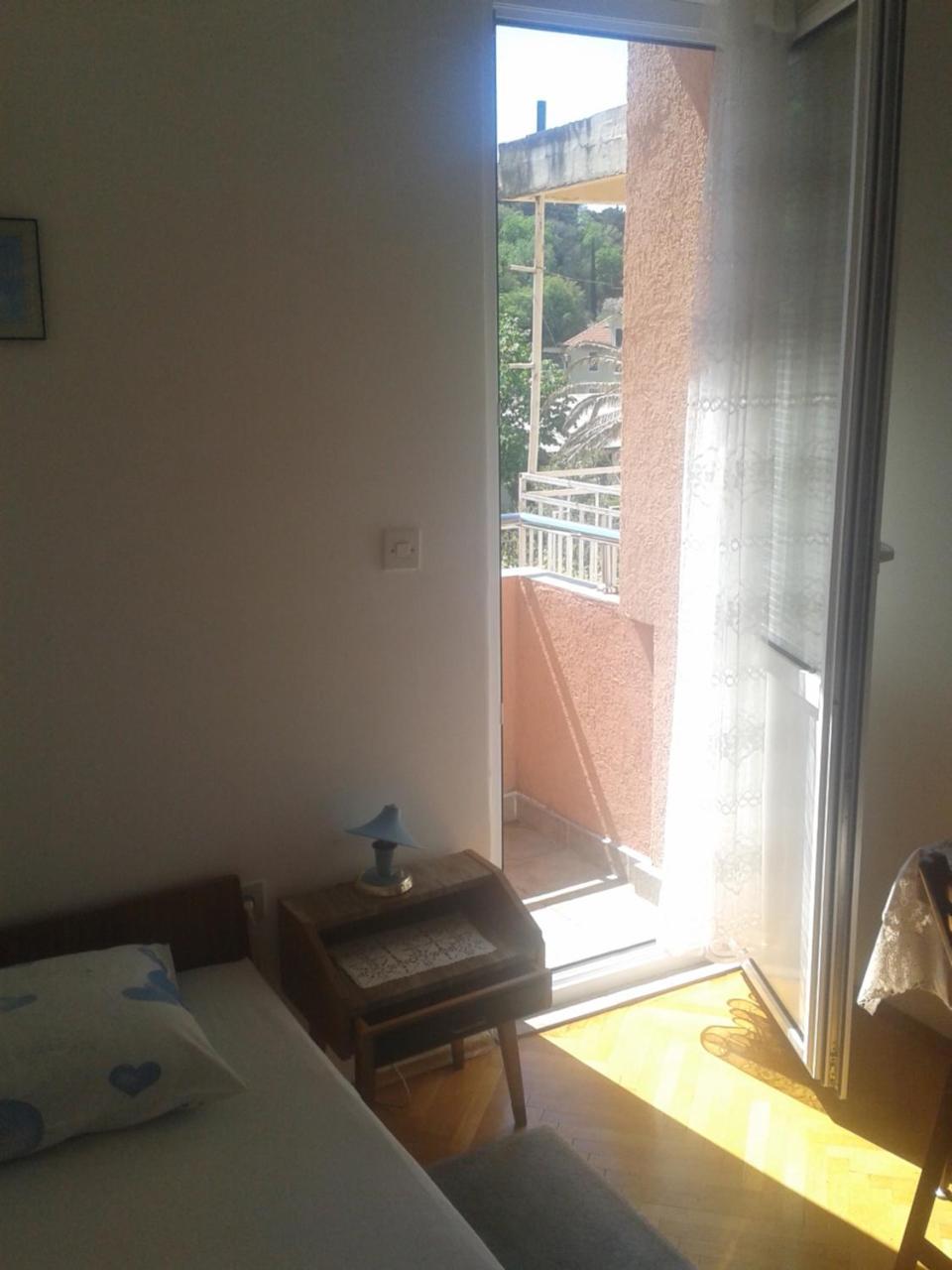 Guesthouse Lautasevic Petrovac Ngoại thất bức ảnh
