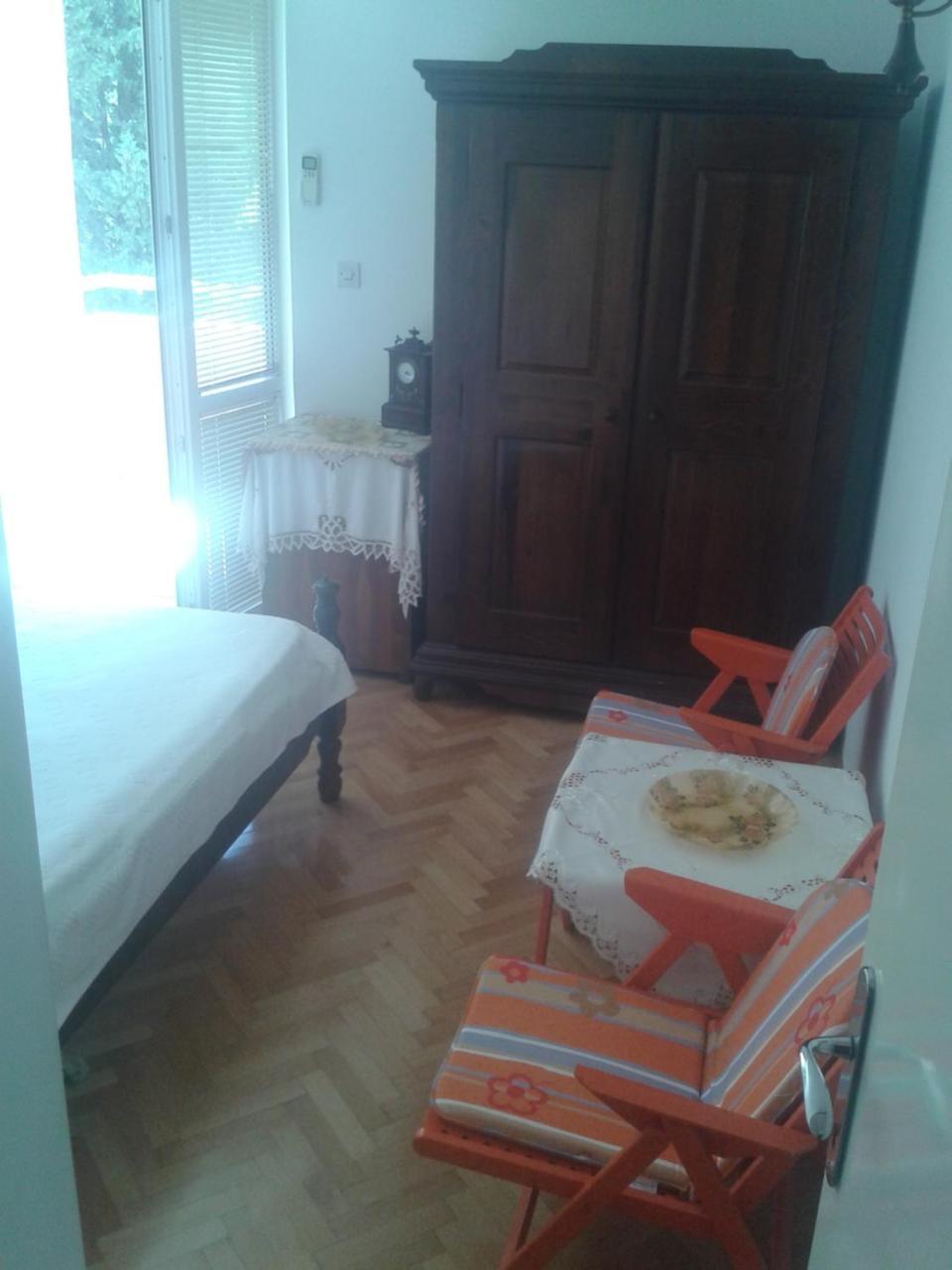 Guesthouse Lautasevic Petrovac Ngoại thất bức ảnh